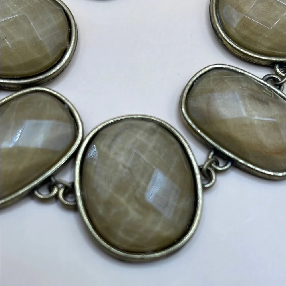 Beautiful large beige brassy faceted station style Bracelet signed Avon